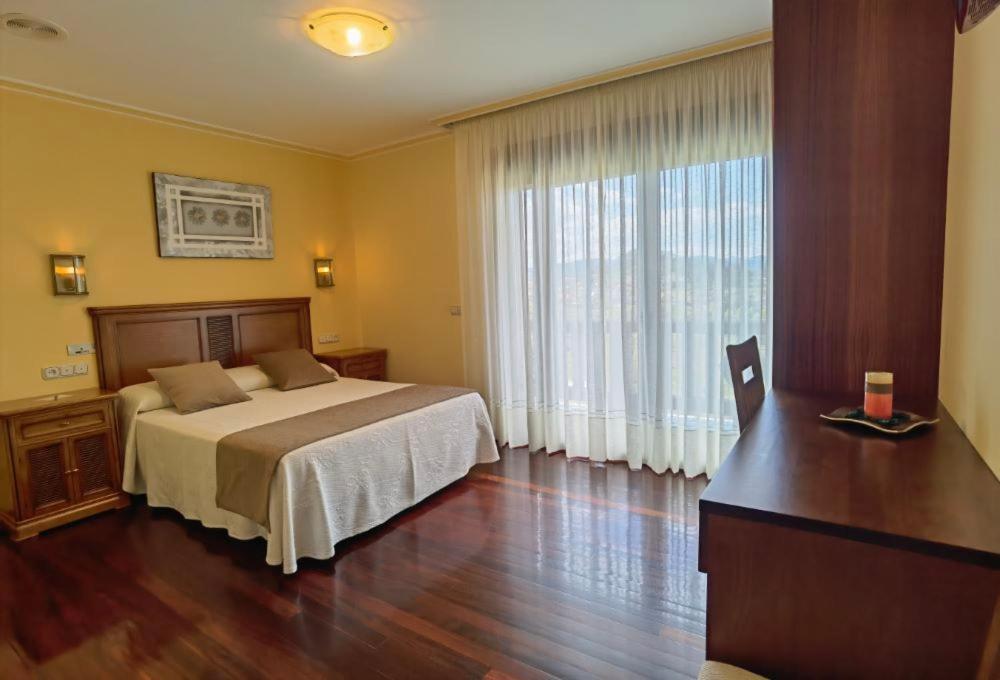 Hotel Linares Poio Ngoại thất bức ảnh