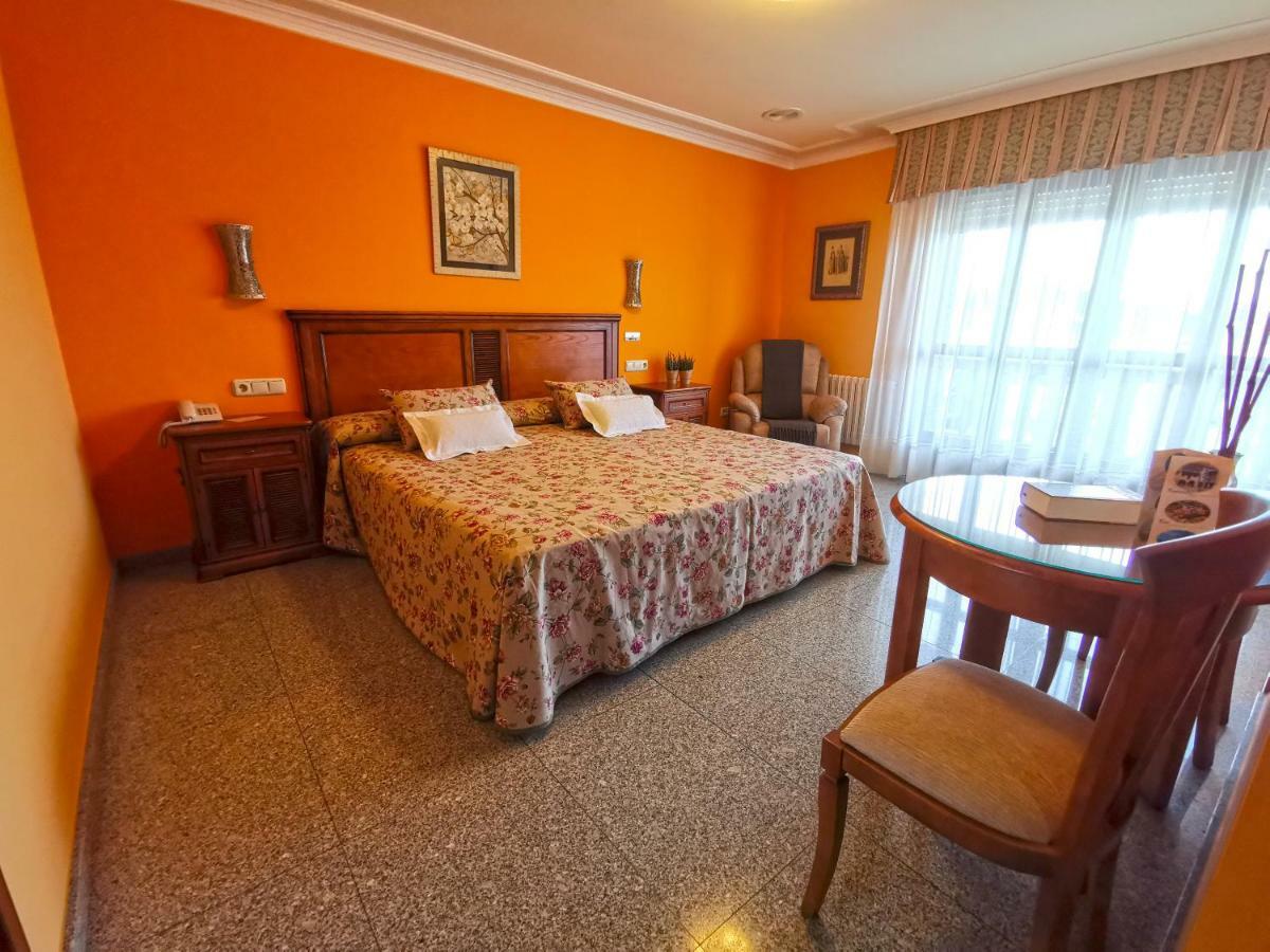 Hotel Linares Poio Ngoại thất bức ảnh